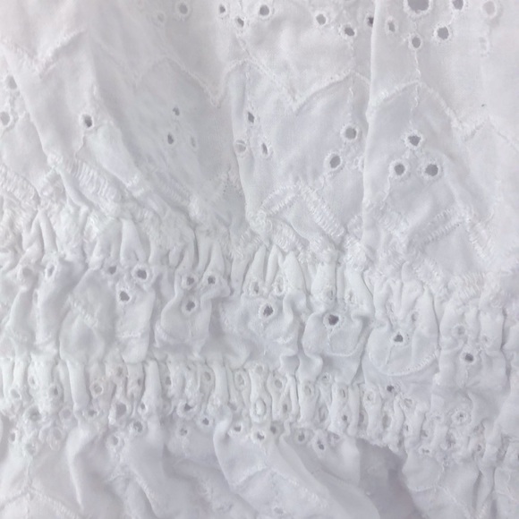 Cropped, white flare tee with detailing. - Picture 4 of 5